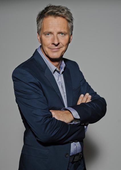 Das Erste / Jörg Pilawa kehrt mit großer Samstagabendshow ins Erste zurück: „Einer wird gewinnen – das internationale Quiz mit Jörg Pilawa“ am 1. März 2014 um 20.15 Uhr (FOTO)