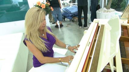 „My City, Miami“: Carmen Geiss im Tonstudio (FOTO)