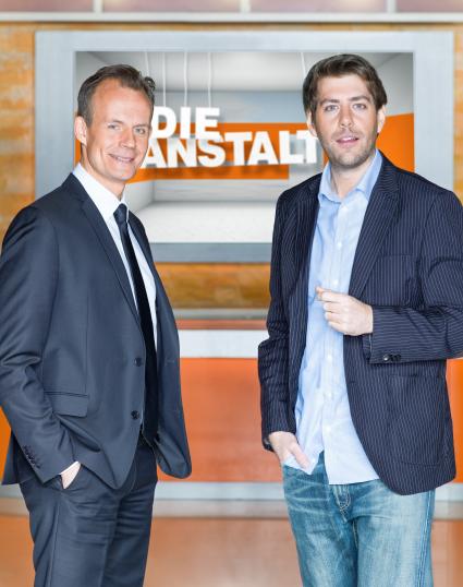 Mission Wahnsinn /
Max Uthoff und Claus von Wagner präsentieren „Die Anstalt“ im ZDF (FOTO)