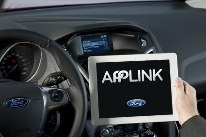 Ford SYNC AppLink mit neuer Parkplatz- und Radio-App; Start der „EcoSport Live!“-Online-Kampagne (FOTO)