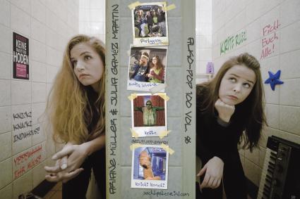 Leider geil: „Penisneid“!
TELE 5 ehrt das weibliche Geschlecht am Weltfrauentag mit der Welturaufführung des neuen Songs des „Schwabiner“ Pop-Duos „Suchtpotenzial“ (FOTO)