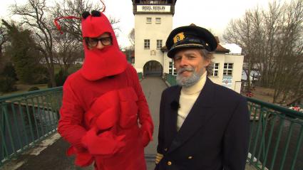 „CIRCUS HALLIGALLI“: Joko& Klaas duellieren sich im Schlauchboot auf der Spree (FOTO)