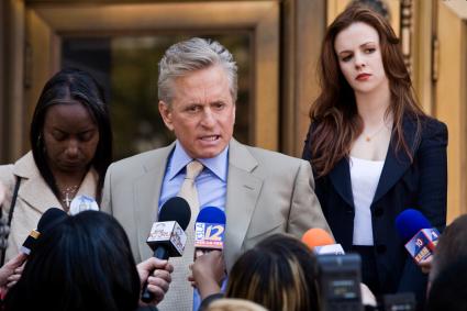 Deutschland-Premiere: Michael Douglas spielt ein falsches Spiel in „Gegen jeden Zweifel“ am Dienstag auf ProSieben MAXX (FOTO)