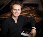 Velen, 11.05.: NEUgierig auf „Weltklassik einmal anders?“ – Pianist Leon Gurvitch gastiert mit Jazz, Klassik und Improvisationen und Werken von Bach, Gershwin und Piazzola
