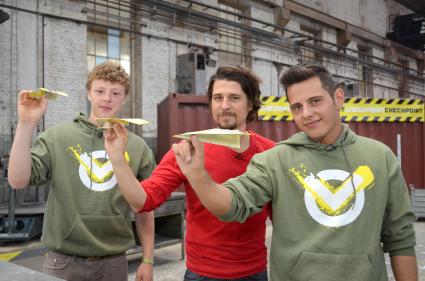 Neues Kinder- und Jugendformat „Checkpoint“/
ZDF dreht Experimente-Show für Jugendliche (FOTO)