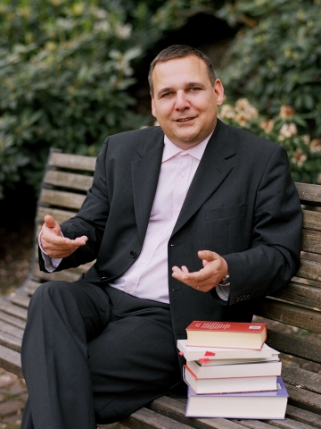 „Der Konflikt zwischen Recht und Gesetz ist so alt wie die menschliche Gesellschaft“