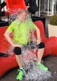 Prof. Lothar Seiwert stellt sich der Ice Bucket Challenge