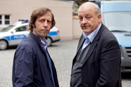 „K.O.-Tropfen“ und „Bauch, Beine, Po“ / ZDF dreht zwei neue Folgen der Samstagkrimireihe „Wilsberg“ (FOTO)