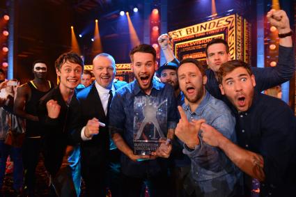 Stefan Raabs Grand Prix legt zum Jubiläum zu: Revolverheld gewinnen stärksten „Bundesvision Song Contest“ seit 2010 (FOTO)