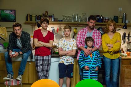 ZDF-Serie „Herzensbrecher – Vater von vier Söhnen“ mit zwölf neue Folgen / Pfarrer Andreas Tabarius gerät an seine Grenzen (FOTO)