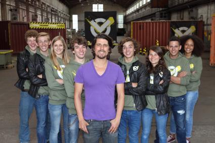 „Checkpoint“ – Die neue Experimente-Show für Jugendliche / Ungewöhnliche Versuche mit Nervenkitzel bei KiKA (FOTO)