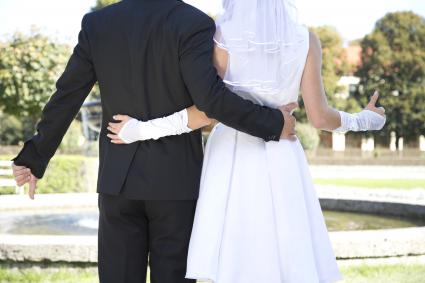 Blind-Date im Standesamt: SAT.1 zeigt ungewöhnliches Beziehungsexperiment „Hochzeit auf den ersten Blick“ ab 16. November 2014 erstmals im deutschen Fernsehen (FOTO)