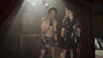 Befreiung aus der Zwangsjacke / 
ZDF-„Terra X“-Doku lässt Illusionisten und Entfesselungskünstler Harry Houdini auferstehen (FOTO)