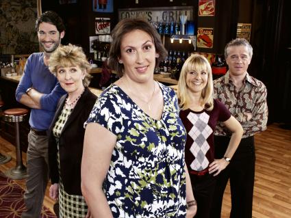 Very british! Der Disney Channel präsentiert die Erfolgssitcom „Miranda“ in deutscher Erstausstrahlung ab 22. Oktober 2014, mittwochs um 21:05 Uhr (FOTO)