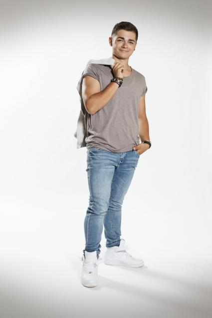 „Ich bin glücklich, was aus mir geworden ist!“ Kandidat Stephano verliert bei „The Biggest Loser TEENS“ 27,5 Kilo in fünf Monaten / SAT.1 zeigt das Finale am Sonntag, 26. Oktober 2014, ab 16:40 Uhr (FOTO)