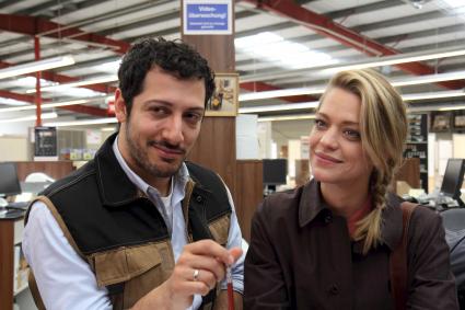 „Wir machen durch bis morgen früh“ mit Heike Makatsch und Fahri Yardim / Lars Beckers Kiez-Komödie als „Fernsehfilm der Woche“ im ZDF (FOTO)