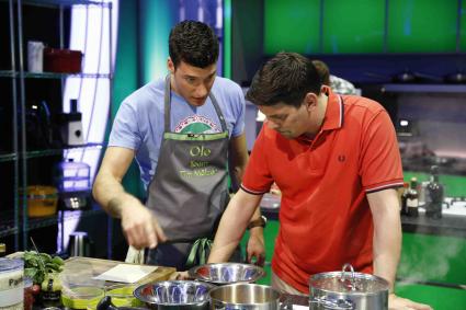 „The Taste“-Coach Tim Mälzer völlig ratlos: Wie kocht man eigentlich Rot? (FOTO)
