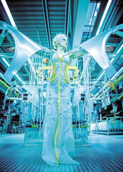 Oda Schultz inszeniert in Kooperation mit der Audi AG die Live-Performance »Bodyparts«