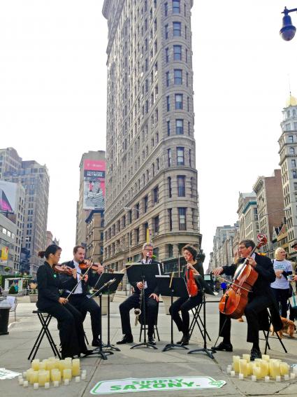 „So geht sächsisch.“: Gewandhausorchester begeistert mit Open-Air Uraufführung mitten in New York (FOTO)