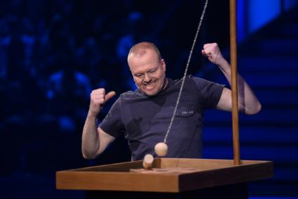 „Schlag den Raab“: Herbert Grönemeyer spielt zum Millionenduell (FOTO)