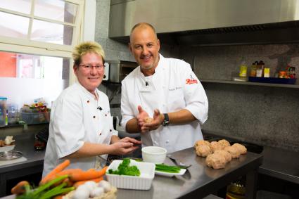 Schätzelein! Sternekoch! Gastro-Gott! Frank Rosin weist den rechten Weg – in neuen Folgen von „Rosins Restaurants“ ab Dienstag, 10.02.2015, um 20:15 Uhr bei kabel eins (FOTO)