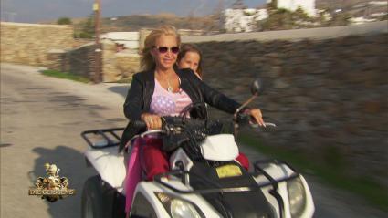 Ich geb Gas, ich will … – Die Geissens mit dem Quad auf Mykonos (FOTO)