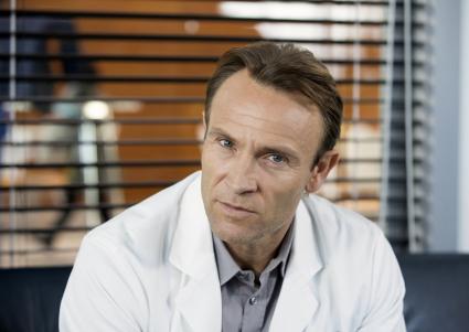 Das Erste: „In aller Freundschaft – Die jungenÄrzte“: Dr. Martin Stein (Bernhard Bettermann) unterstützt das Team
am Donnerstag, 9. April 2015, um 18.50 Uhr im Ersten (FOTO)