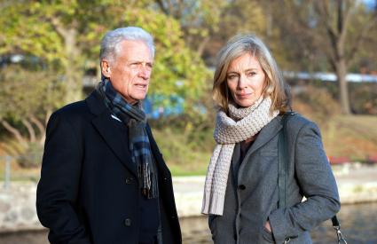 „Geld oder Leben“: Neuer Film der ZDF-Reihe „Engel der Gerechtigkeit“ mit Katja Weitzenböck und Robert Atzorn (FOTO)