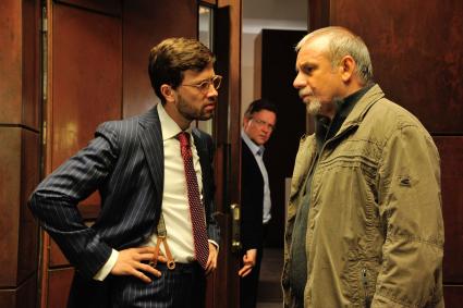 Im Würgegriff der Banken: 
ZDF dreht Fernsehfilm der Woche „Der Bankraub“ mit Joachim Król und Franz Dinda (FOTO)