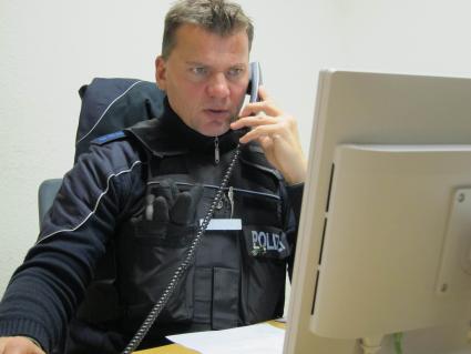 Zwischen „Schreibkram“ und Lebensgefahr / ZDF-„37°“ über Polizistenalltag in Magdeburg (FOTO)