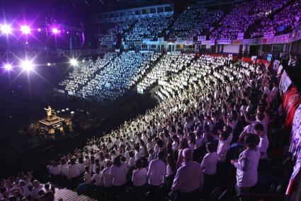 Erfolgreiches britisches Showformat Young Voices UK feiert Deutschland-Premiere in Hamburg / Die größten Kinderchorkonzerte und viele Stars am 09. Juni in der O2 World. SMS-Spendenaktion (FOTO)