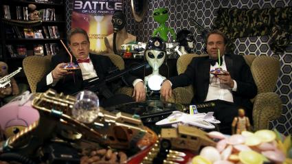„Vergessen Sie Independance Day!“ / Oliver Kalkofe und Peter Rütten präsentieren „SchleFaZ: Battle of Los Angeles“ am 26. Juni um 22:05 Uhr auf TELE 5 (FOTO)