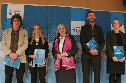 2030 – Wo steht dann meine Generation? / Junge Publizisten erhalten Förderpreise der Hanns-Seidel-Stiftung (FOTO)