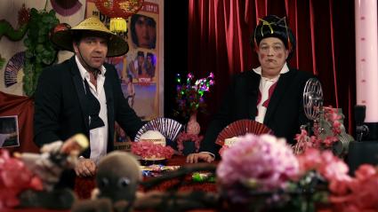 „Wir freuen uns wie zwei brünstige Bambusbären!“ / Oliver Kalkofe und Peter Rütten präsentieren „SchleFaZ: Der Dampfhammer von Send-Ling“ am 24. Juli um 22:10 Uhr auf TELE 5 (FOTO)