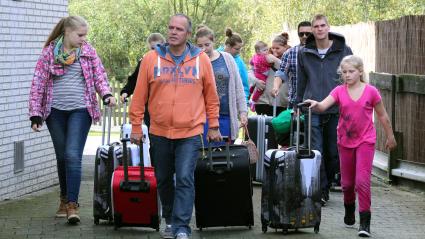 Ferien auf dem Bauernhof: „Die Wollnys – Eine schrecklich große Familie!“ erobern das Landleben (FOTO)