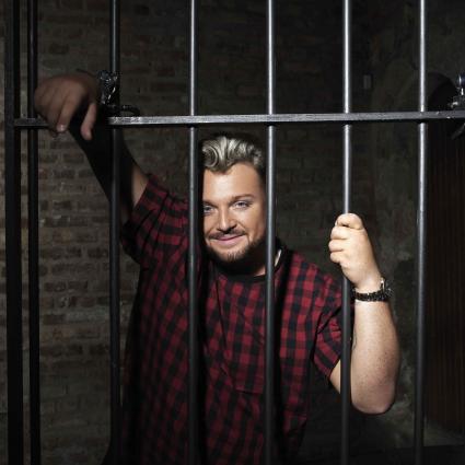 Zwei Wochen auf Bewährung: Sänger Menowin Fröhlich zieht ins „Promi Big Brother“-Haus (FOTO)