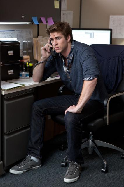 Gefährliche Follower für #LiamHemsworth: Free-TV-Premiere „Paranoia“ auf ProSieben (FOTO)