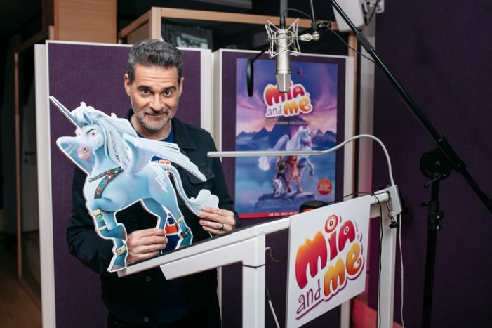 MIA AND ME / Das Geheimnis von Centopia / Mit den deutschen Stimmen von / Rick Kavanian, Mike Singer und Gedeon Burkhard (FOTO)