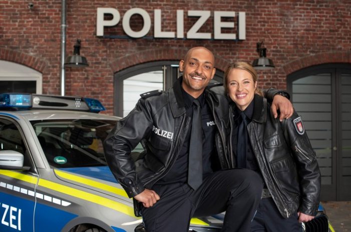 Wachwechsel im „Großstadtrevier“: Neue Kollegin tritt ihren Dienst auf dem Kiez an / Drehstart für den letzten Block der 35. Staffel und 12 neue Folgen der 36. Staffel (FOTO)