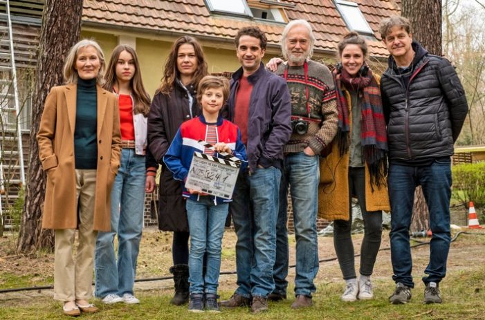 Drehende für ARD-Degeto-Komödie „Das Leben ist kein Kindergarten 3“ (AT) / Mit Oliver Wnuk und Meike Droste in den Hauptrollen (FOTO)