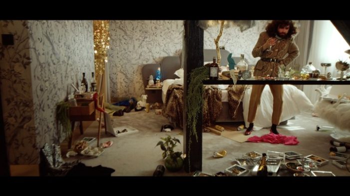 Conchita Wurst veröffentlicht „CAR (IDHLARGT)“ und dazu gehöriges Pop-Musikvideo