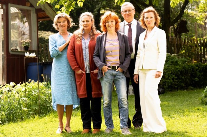 Endlich Freitag im Ersten: „Meine Mutter und die Gerüchteküche“ (AT) (FOTO)