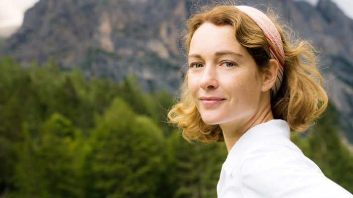 Bibel TVüberträgt biografische Verfilmung von Chiara Lubich, Gründerin der Fokolar-Bewegung / „Chiara Lubich – Die Liebe gewinnt alles“- Spielfilm um ein Leben im Dienst christlicher Nächstenliebe (FOTO)