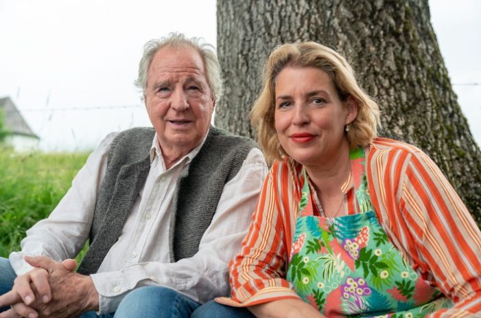 Neuigkeiten bei „Zimmer mit Stall“: Dreharbeiten mit Elena Uhlig und Friedrich von Thun für zwei neue Filme (FOTO)