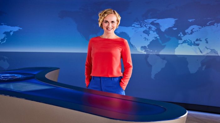 Caren Miosga feiert Jubiläum: 15 Jahre Moderation der tagesthemen (FOTO)