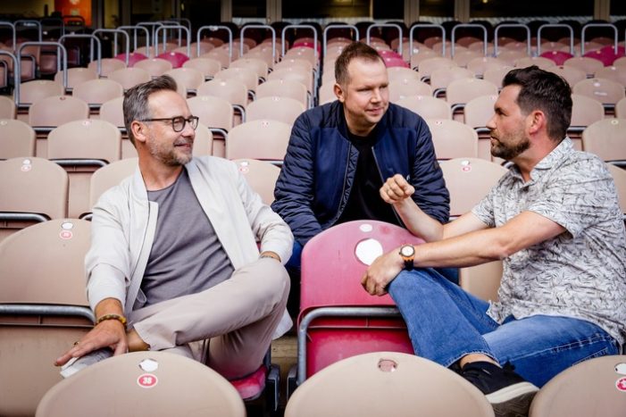 SAT.1 zeigt den Supercup RB Leipzig – FC Bayern am Samstag live / Bundestrainer Flick zu Gast (FOTO)