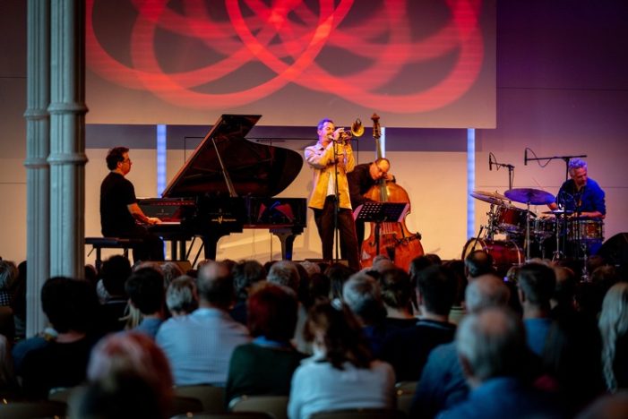 „So etwas muss esöfter geben!“: Begeisterte Reaktionen bei erfolgreicher Festival-Premiere von SHALOM-MUSIK.KOELN / Eine Woche lang konnten Besucher*innen jüdische Musik in Köln erleben (FOTO)