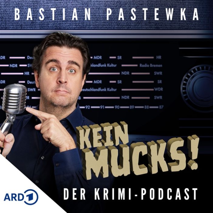 Krimi-Klassiker aus ganz Deutschland neu entdeckt: Vierte Staffel des Krimipodcasts „Kein Mucks!“ mit Bastian Pastewka startet am 29.9. in der ARD Audiothek (FOTO)