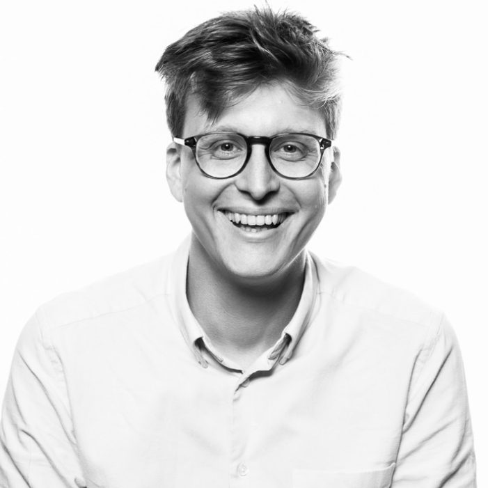 „Die Medienbranche braucht einen Perspektivwechsel“ / Jack Riley erhält den scoop Award 2022 (FOTO)