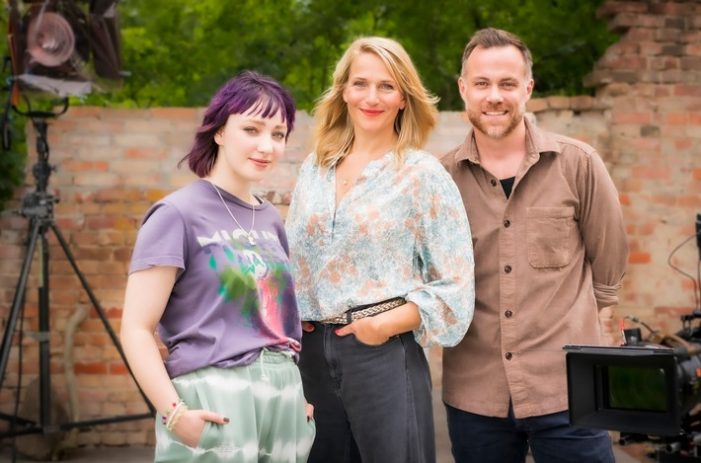 „Endlich Freitag im Ersten“: Dreharbeiten für 18. Film der beliebten ARD-Degeto-Reihe „Praxis mit Meerblick“ mit Tanja Wedhorn auf Rügen (FOTO)